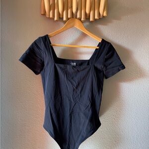 Amazon Black Square Neck Short Sleeve Bodysuit